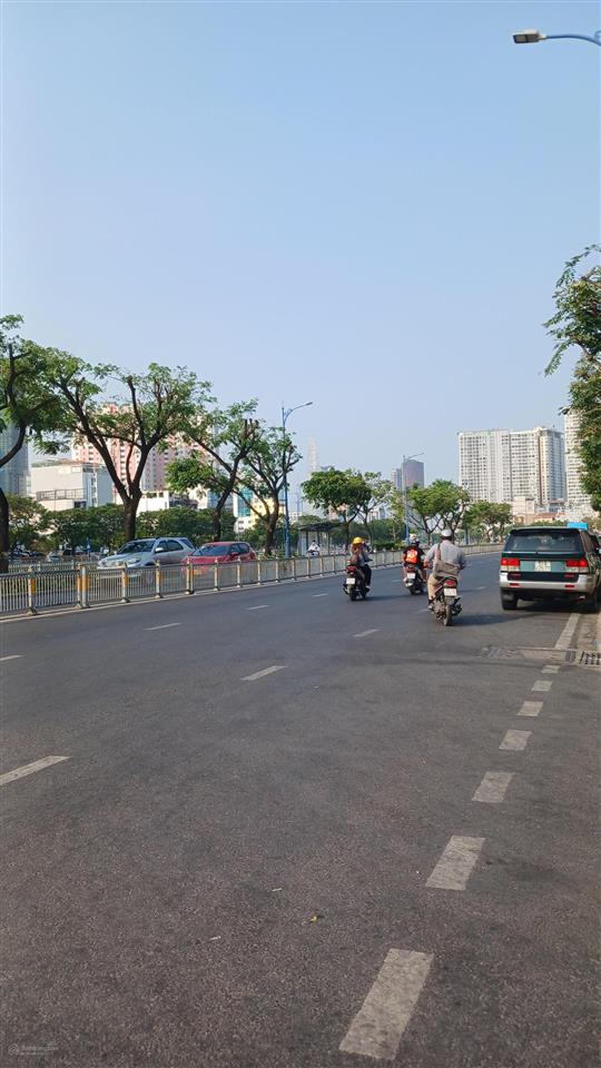 Bán nhà 3 tầng bến vân đồn q.4  hẻm 3m nhà mới 100% đúc