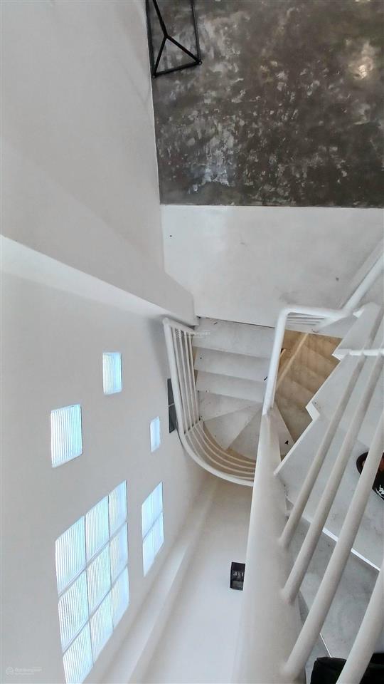 Bán nhà 3 tầng bến vân đồn q.4  hẻm 3m nhà mới 100% đúc