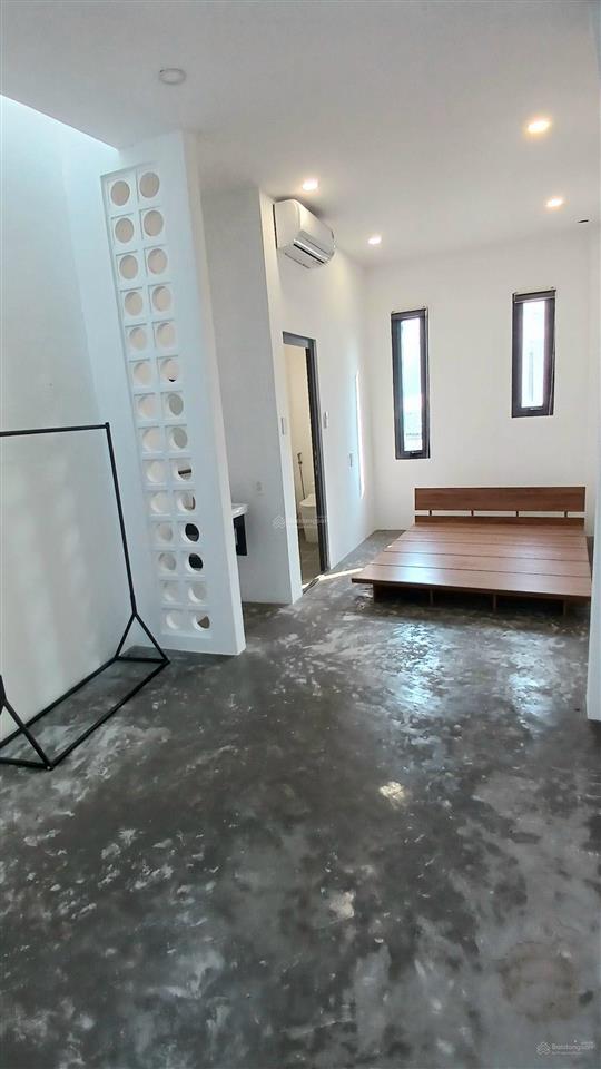 Bán nhà 3 tầng bến vân đồn q.4  hẻm 3m nhà mới 100% đúc