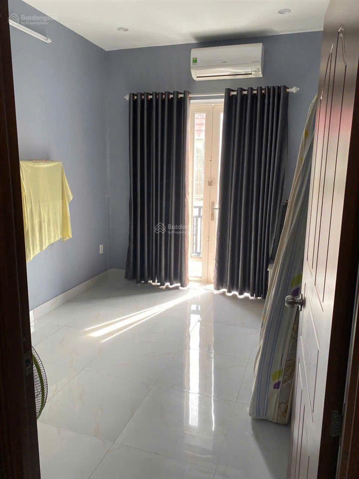 Mặt tiền bến vân đồn 5 lầu đúc  1 đời chủ