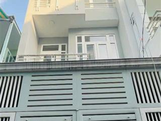 Mặt tiền bến vân đồn 5 lầu đúc  1 đời chủ