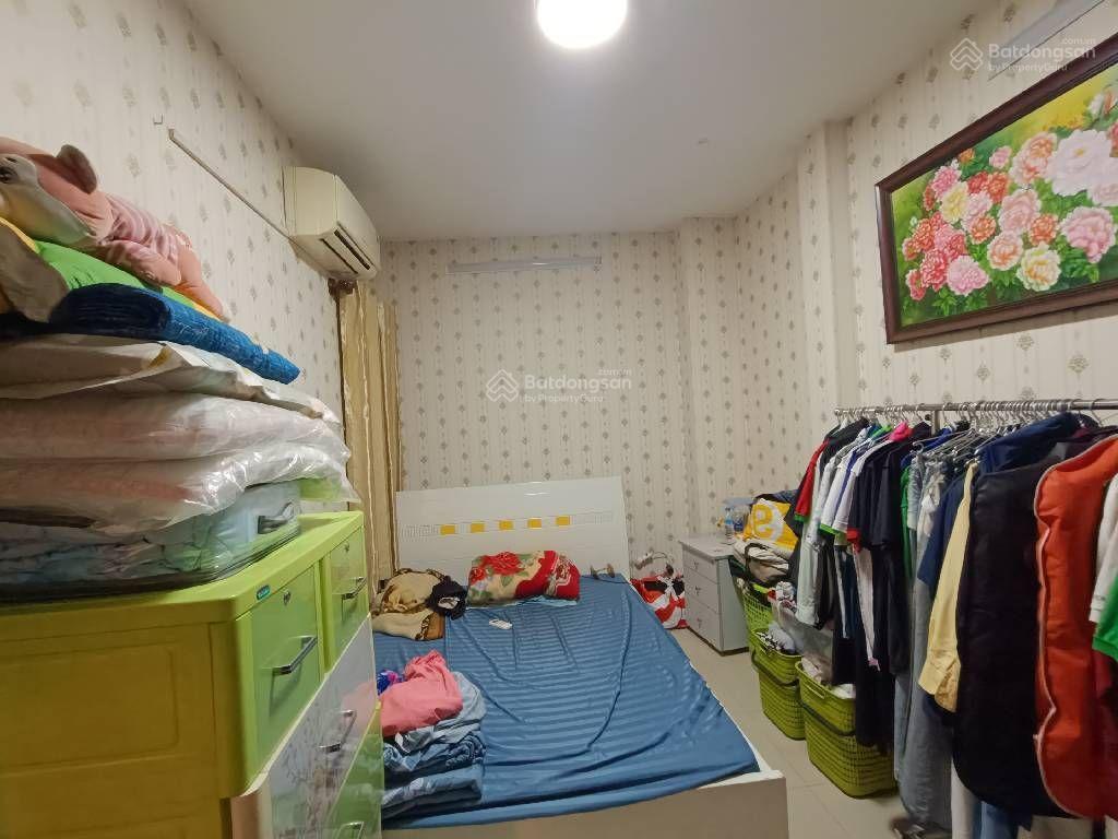 Bán nhà 4 tấm đúc 3pn + sân thượng hẻm 3m q.4 p.xóm chiếu 2ty9