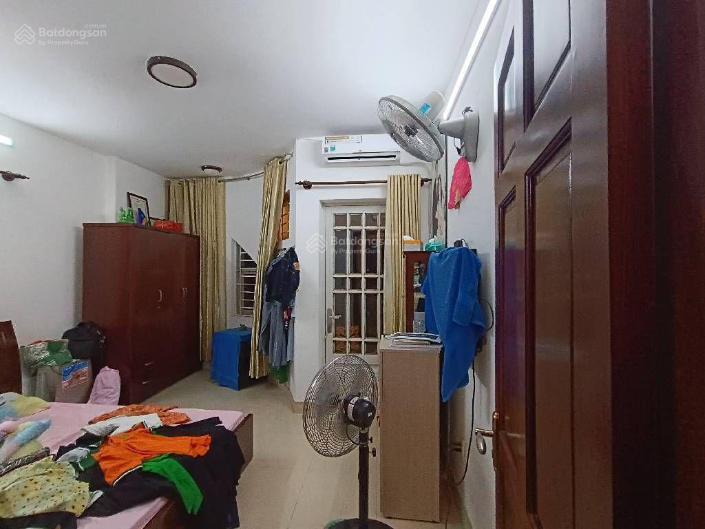 Bán nhà 4 tấm đúc 3pn + sân thượng hẻm 3m q.4 p.xóm chiếu 2ty9