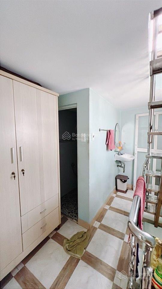 Mặt tiền xóm chiếu giá như nhà hẻm 4 tầng 3pn chỉ 4ty1