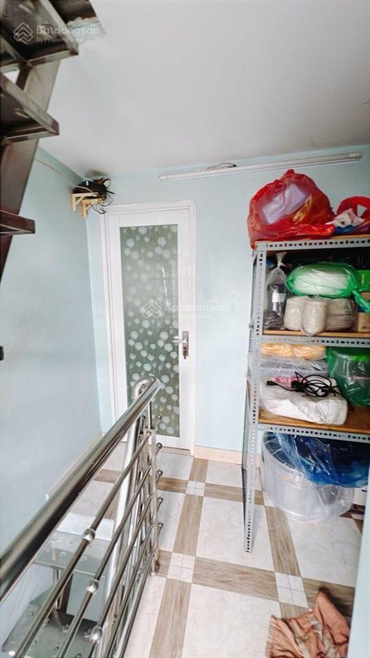 Mặt tiền xóm chiếu giá như nhà hẻm 4 tầng 3pn chỉ 4ty1