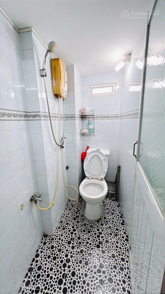 Mặt tiền xóm chiếu giá như nhà hẻm 4 tầng 3pn chỉ 4ty1