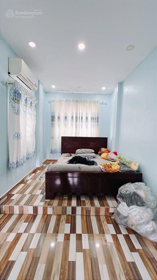 Mặt tiền xóm chiếu giá như nhà hẻm 4 tầng 3pn chỉ 4ty1