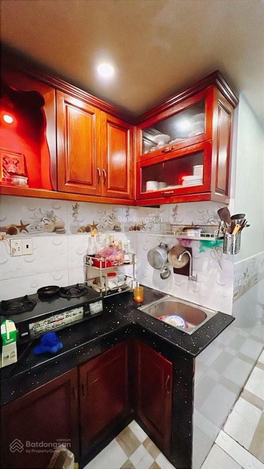 Mặt tiền xóm chiếu giá như nhà hẻm 4 tầng 3pn chỉ 4ty1