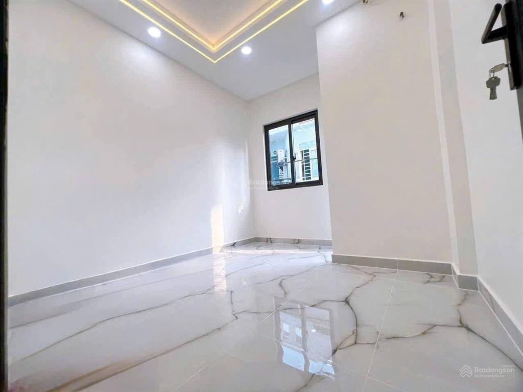 Mặt tiền nhà mới 100% đoàn văn bơ  pháp lý chuẩn chính chủ