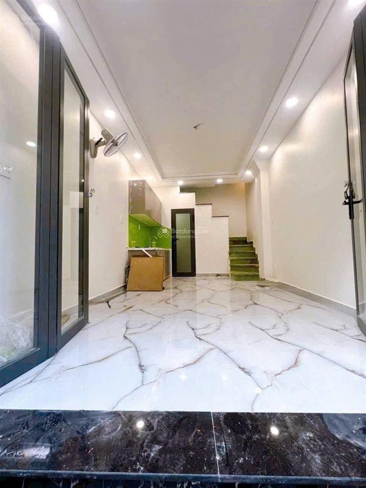 Mặt tiền nhà mới 100% đoàn văn bơ  pháp lý chuẩn chính chủ