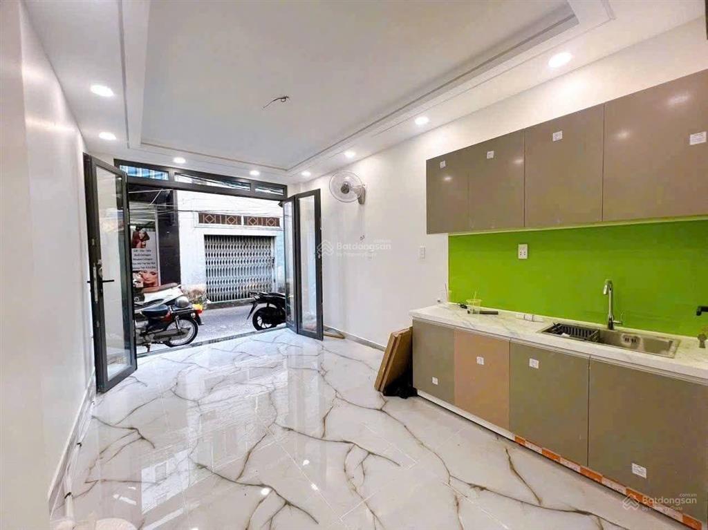 Mặt tiền nhà mới 100% đoàn văn bơ  pháp lý chuẩn chính chủ