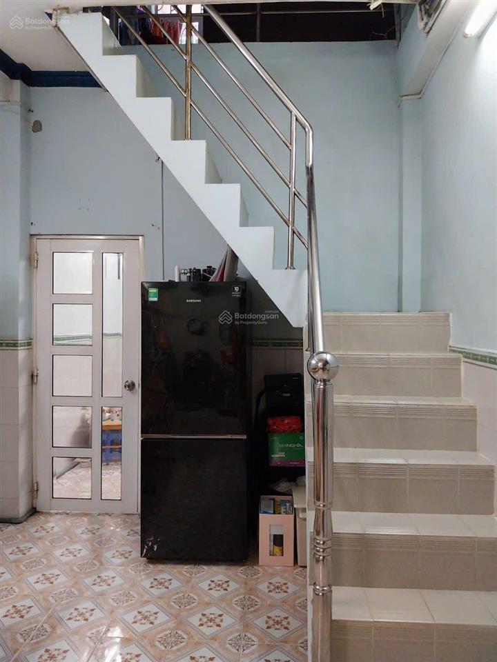 Bán nhà xóm đạo q.4  khu dân trí cao yên tĩnh  hẻm 4m cách 15m ra mặt tiền