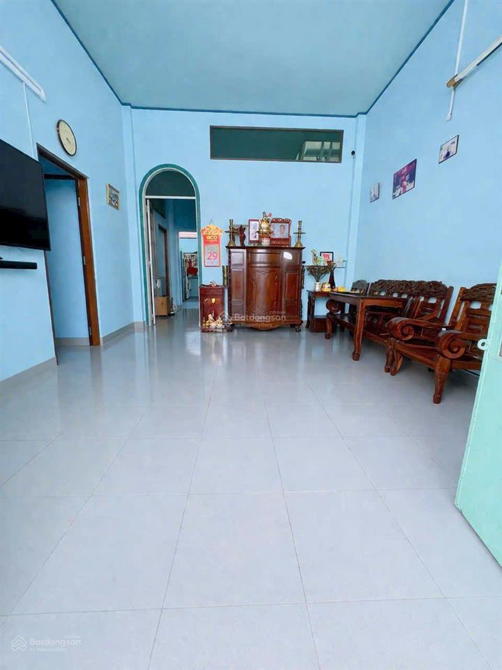Nhà chính chủ cách 1 căn ra hẻm xe hơi  trước nhà 4m dt sổ 80m2 ngang 6 nở hậu 7
