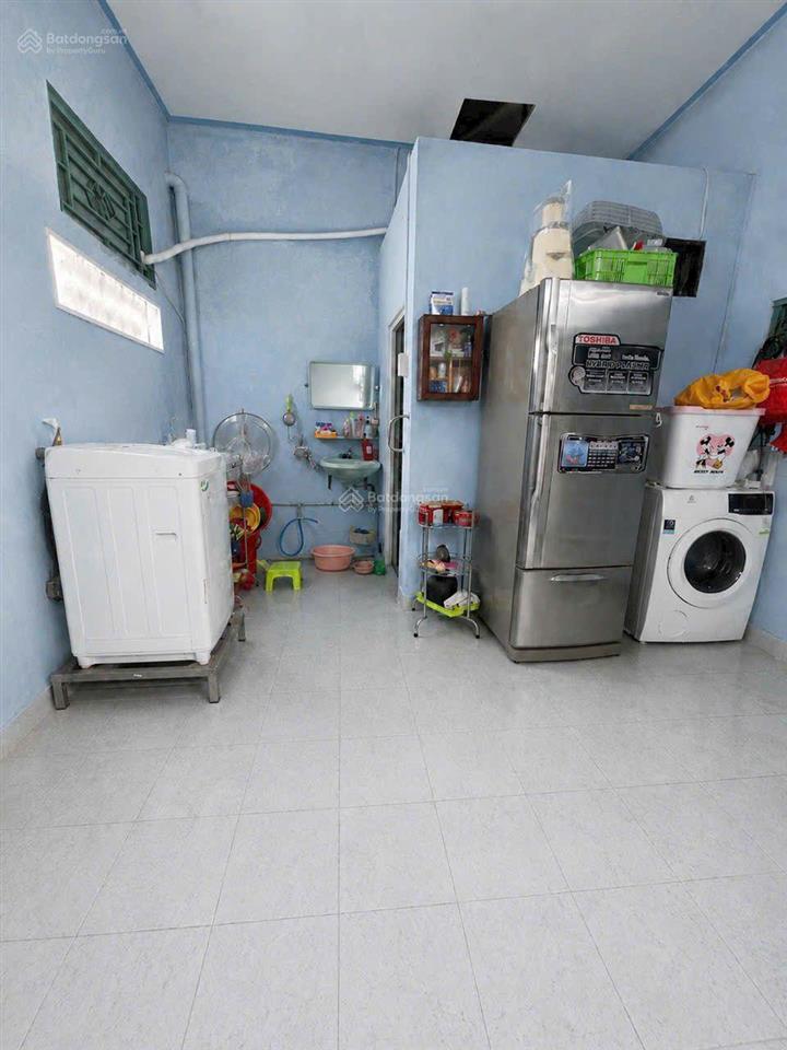 Nhà chính chủ cách 1 căn ra hẻm xe hơi  trước nhà 4m dt sổ 80m2 ngang 6 nở hậu 7