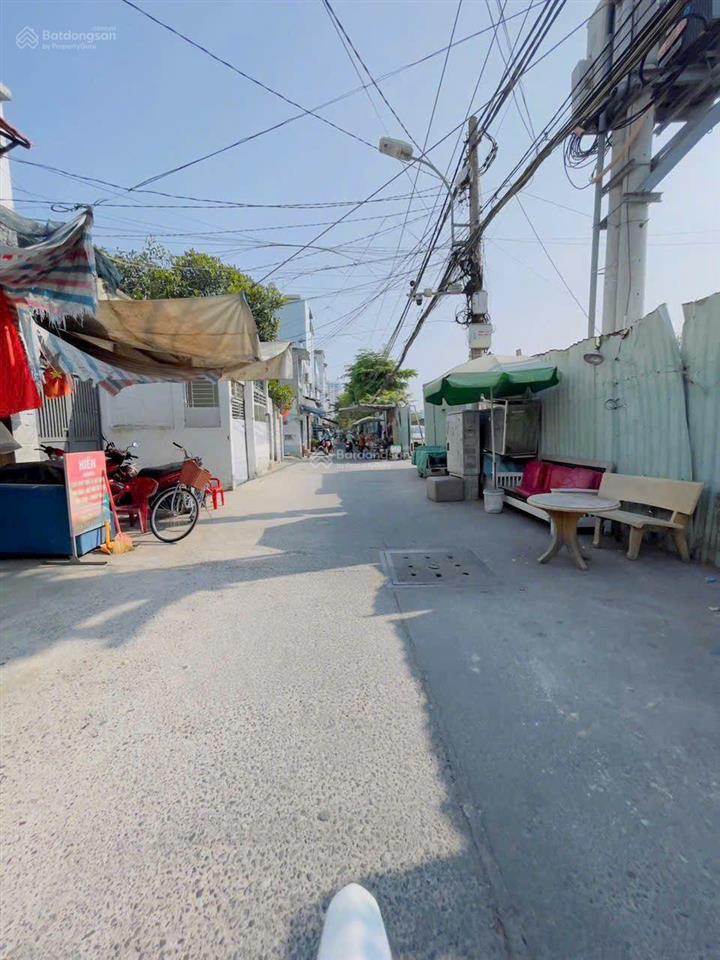 Nhà chính chủ cách 1 căn ra hẻm xe hơi  trước nhà 4m dt sổ 80m2 ngang 6 nở hậu 7