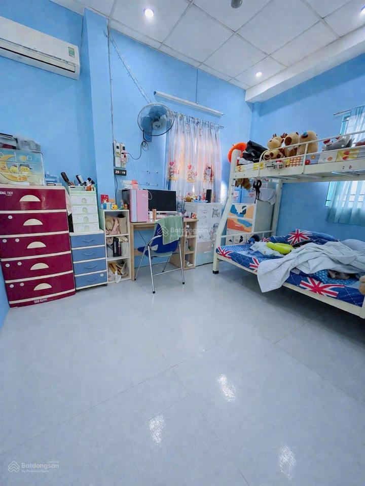 Nhà chính chủ cách 1 căn ra hẻm xe hơi  trước nhà 4m dt sổ 80m2 ngang 6 nở hậu 7