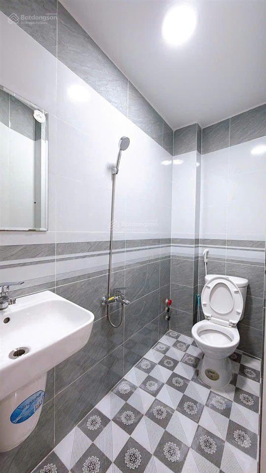 Nhà mới 100% đvb 3 tầng chính chủ bao pháp lý
