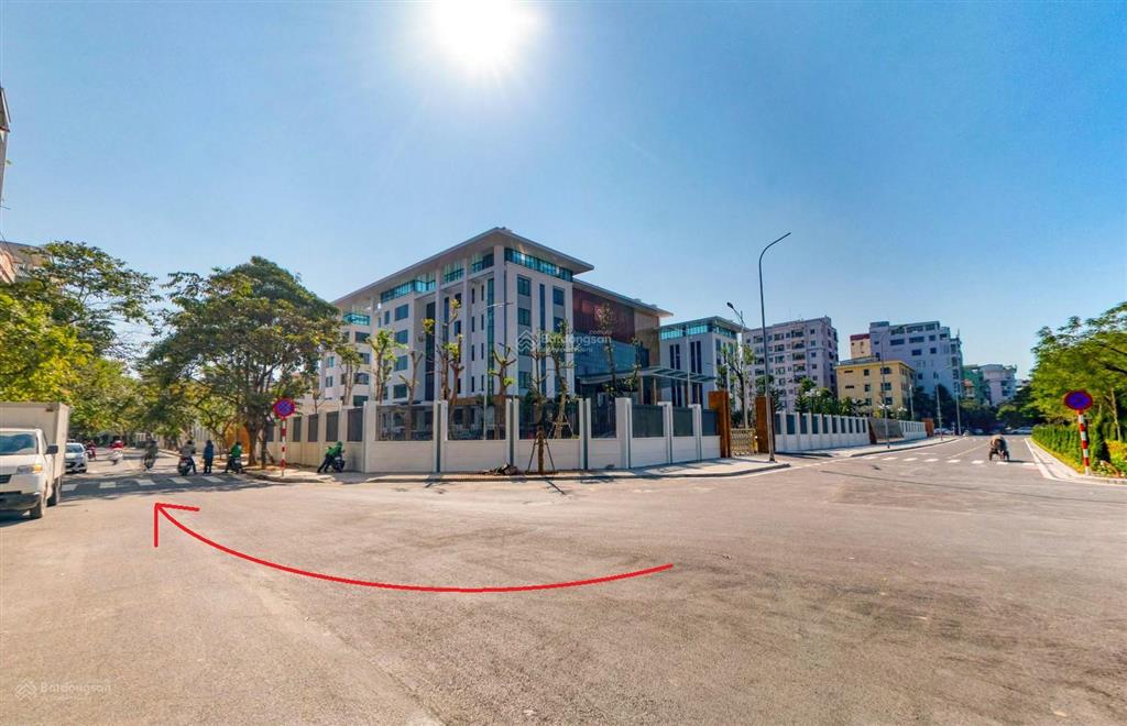 Hoàng cầu 47m² đường ôtô, view vườn hoa, cạnh quận ủy đống đa