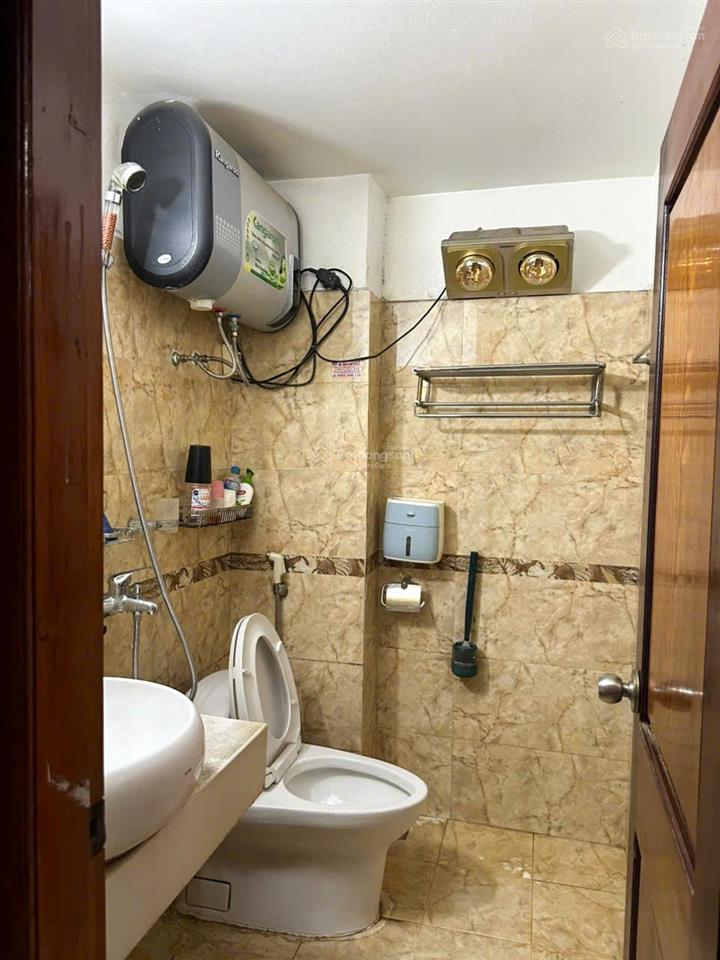Hoàn kiếmđầy đủ điều hoà nóng lạnh, đi bộ ra phố cổ.