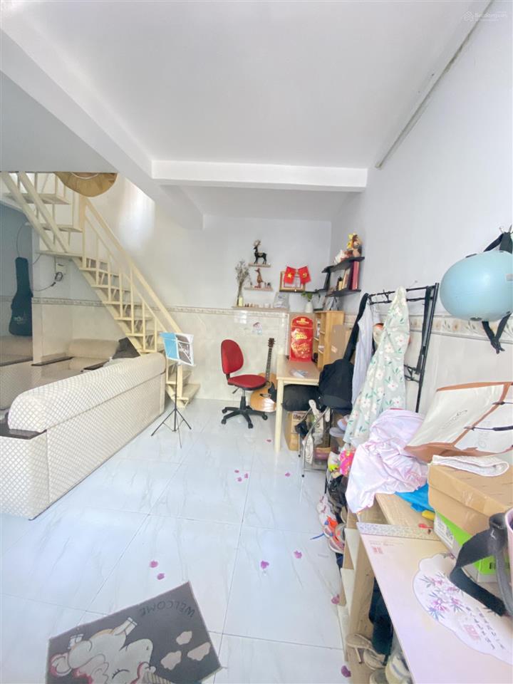 Chủ ngộp bán nhà linh trung 62m2  3pn  sân để xe rộng  ngay trường mần non sen hồng  chỉ 4.3 tỷ