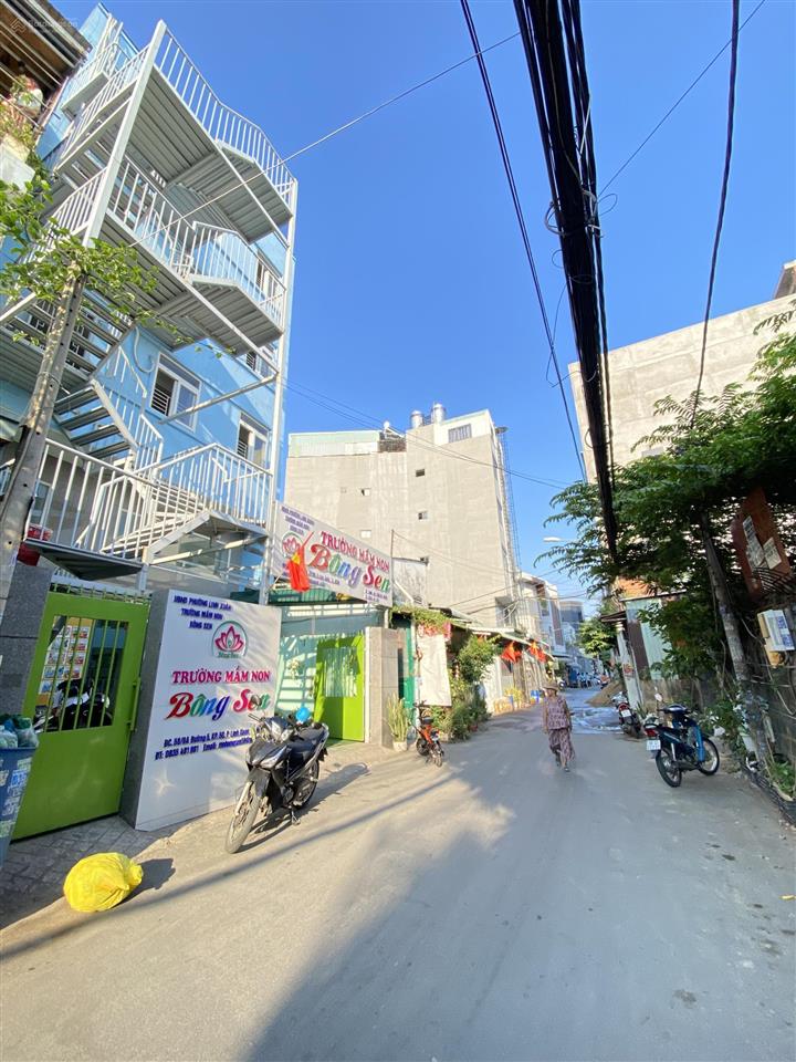 Chủ ngộp bán nhà linh trung 62m2  3pn  sân để xe rộng  ngay trường mần non sen hồng  chỉ 4.3 tỷ