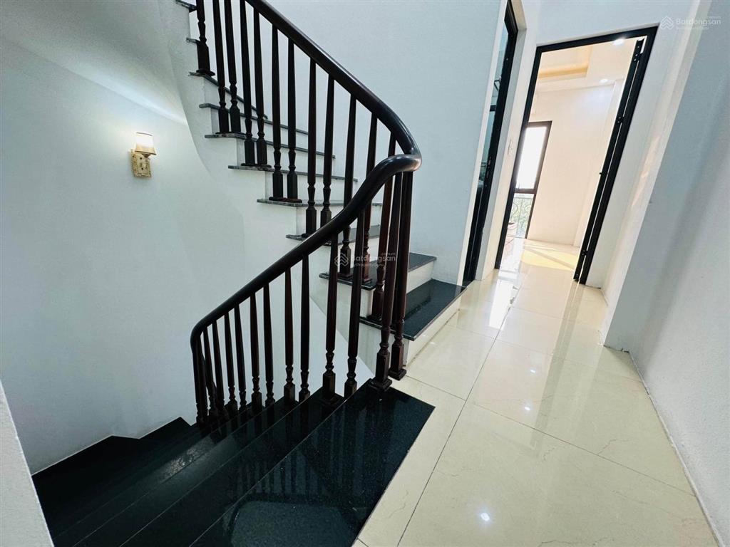 36m2.nhà 4 tầng nhỉnh 5tỷ gần ngã tư nhổn.mặt ngõ rộng, bao quy hoạch, bao ngập lụt, full nội thất