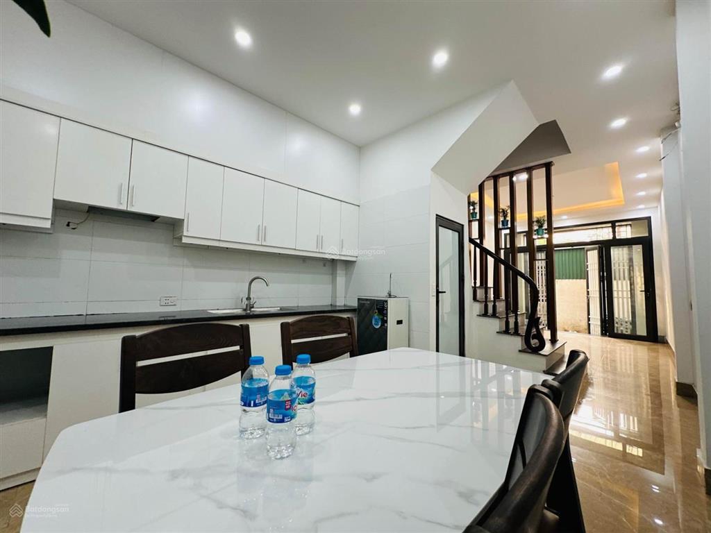 36m2.nhà 4 tầng nhỉnh 5tỷ gần ngã tư nhổn.mặt ngõ rộng, bao quy hoạch, bao ngập lụt, full nội thất