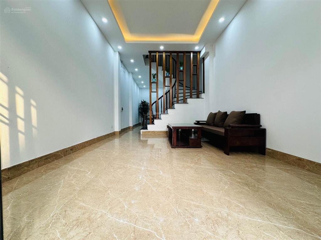 36m2.nhà 4 tầng nhỉnh 5tỷ gần ngã tư nhổn.mặt ngõ rộng, bao quy hoạch, bao ngập lụt, full nội thất