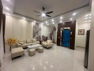 Nhà mới ! bán nhà trung phụng,ngõ thông,30m ra ô tô, ngõ thông, thang máy, bãi đỗ xe gần, 42m 6