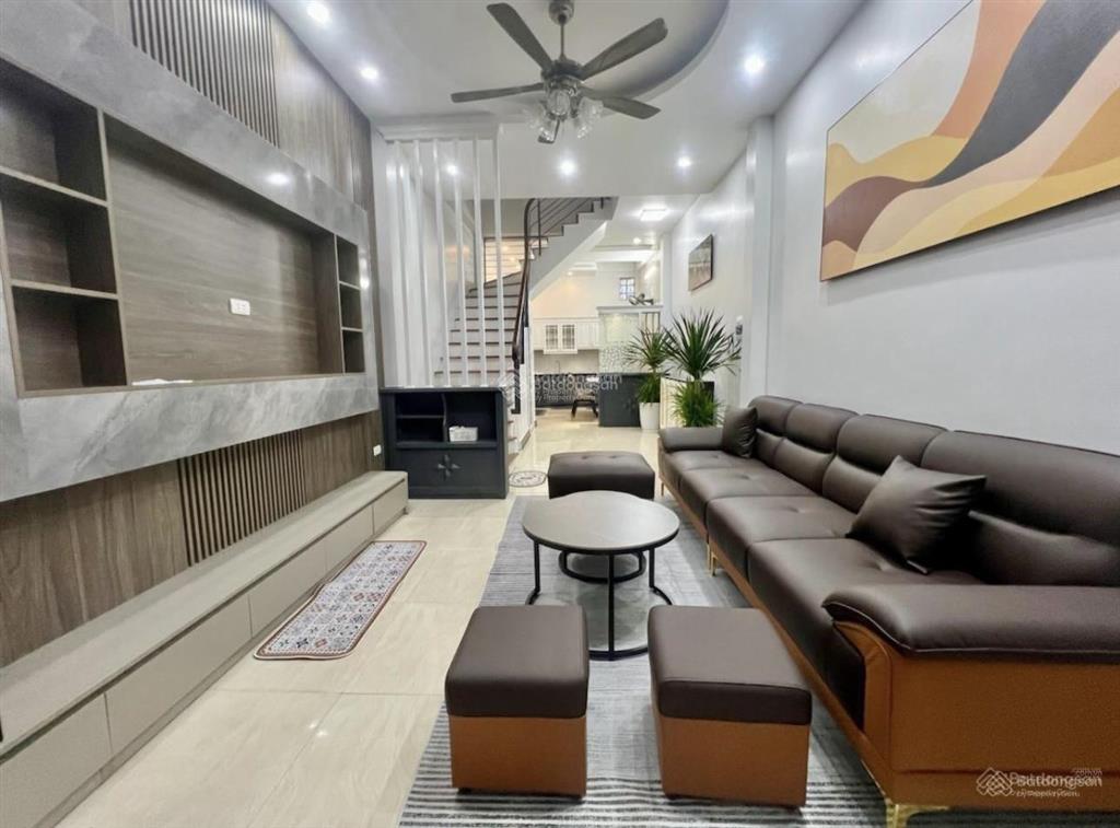 Nhà đẹp! lô góc láng, ngõ thông,35 m ra phố, nhà thoáng sáng,nhà dân xây, nội thất xịn 45m2 5t