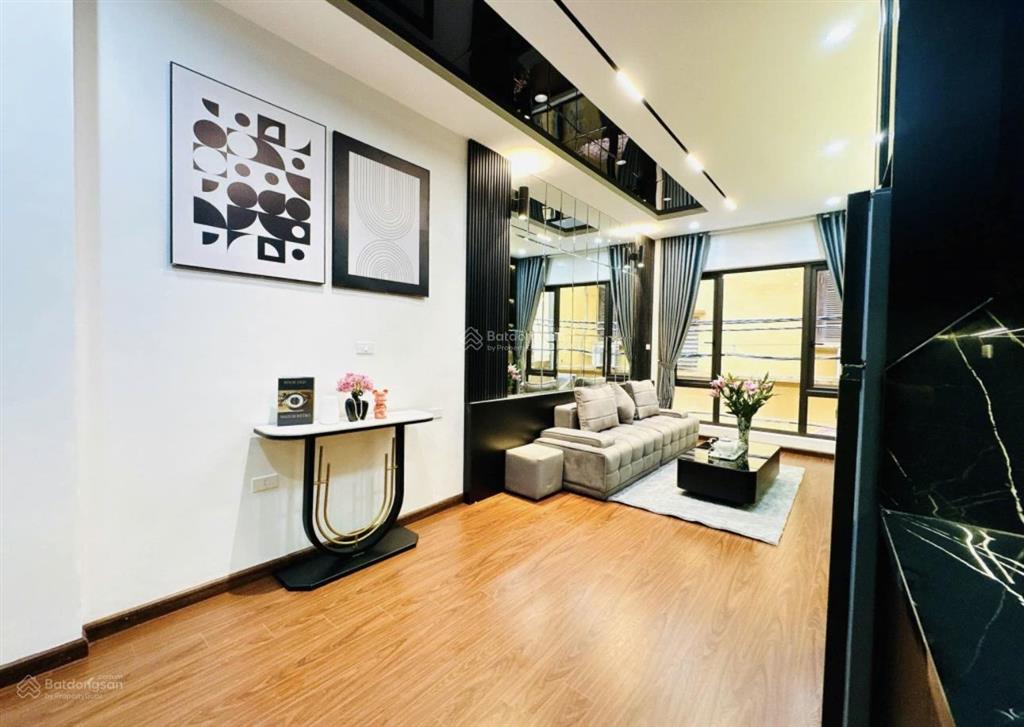 Bán nhanh ! đặng tiến đông, ôtô đỗ cửa, 2 thoáng, sát phố, không qui hoạch,nhà đẹp ở ngay 40m2* 5t