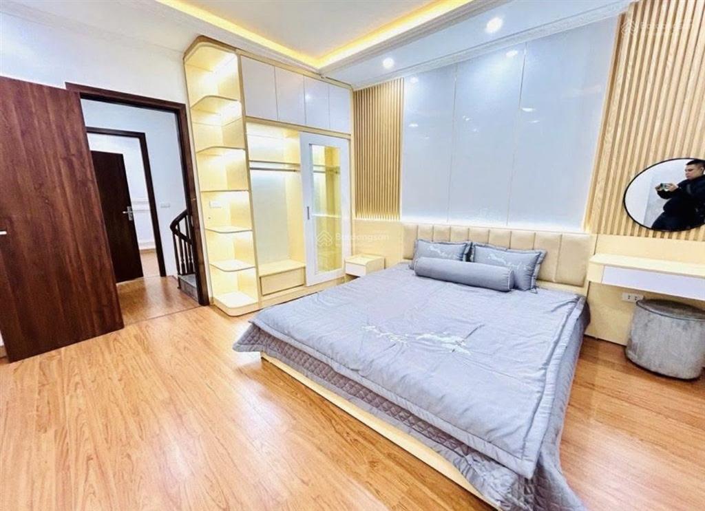 Mặt ngõ! phố chùa bộc, 2 thoáng ngõ thông, vài bước chân ra phố, 20m ôtô tránh, nhà đẹp, 39m2 5t