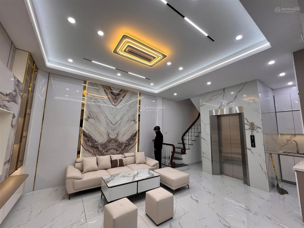 Quá rẻ! hồ đắc di,20m ra phố,thang máy, gần hồ, ngõ nông, nhà xây mới,full nt , ở ngay 42m2*6 t