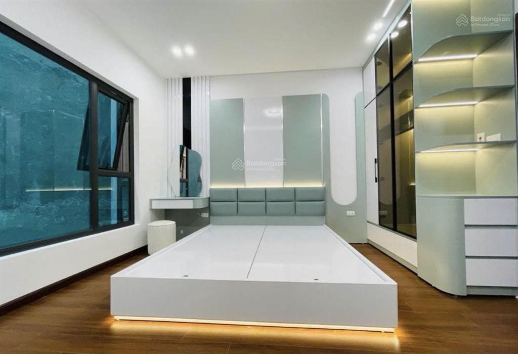 Nhà đẹp! phố thái thịnh, sát phố, ô tô cách 35m, ngõ thông 2 thoáng, nhà xây mới đẹp 40m2*5t