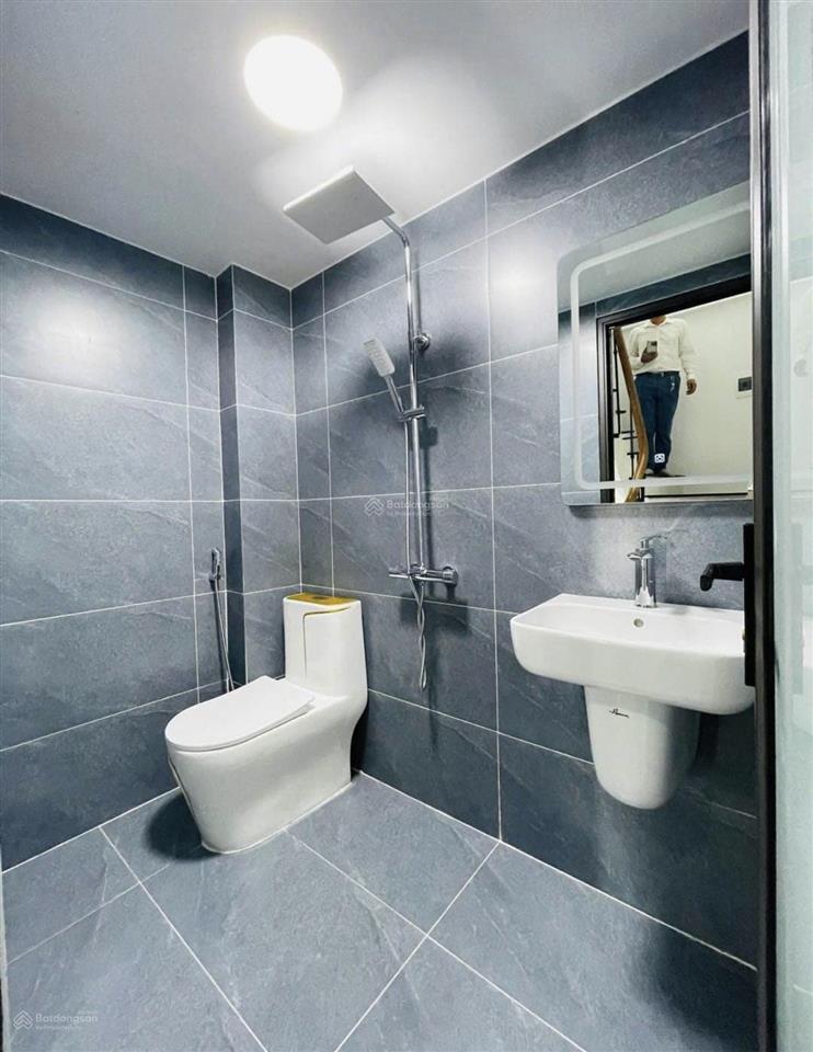 Nhà đẹp! phố thái thịnh, sát phố, ô tô cách 35m, ngõ thông 2 thoáng, nhà xây mới đẹp 40m2*5t