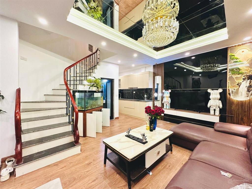 Giảm 500tr! bán nhà tôn đức thắng 20m ra phố 2 thoáng, trước nhà sh quay đầu, tặng full nt 42m2*5t