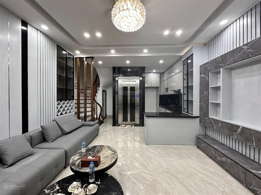 Giá sốc! nhà pháo đài láng, ngõ thông, 4 chỗ đỗ cửa, kd, sổ vuông, không qh, có thang máy, 48m2*6t.