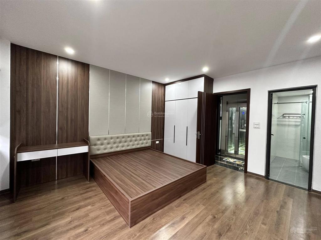 Giá sốc! nhà pháo đài láng, ngõ thông, 4 chỗ đỗ cửa, kd, sổ vuông, không qh, có thang máy, 48m2*6t.