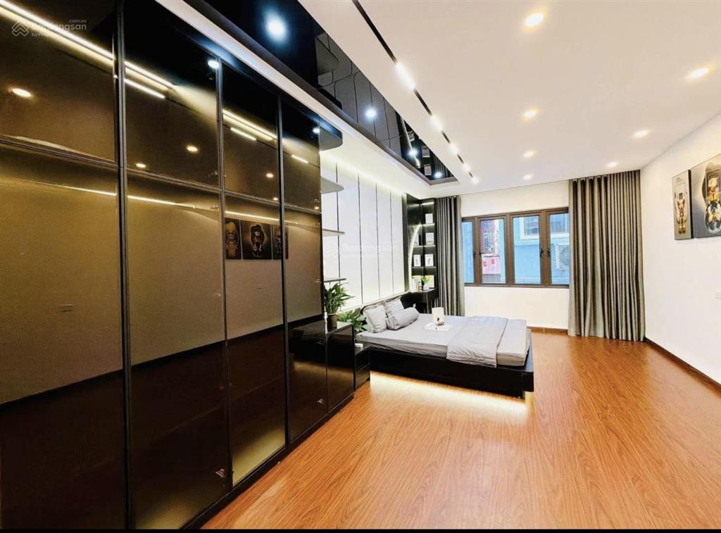 Giá rẻ bất ngờ! phố tôn đức thắng, ngõ thông, 2 thoáng, gần phố,35m ra oto tránh,nhà mới 45 m 5 t
