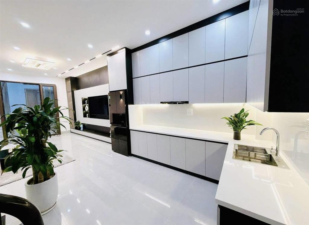 Giá rẻ bất ngờ! phố tôn đức thắng, ngõ thông, 2 thoáng, gần phố,35m ra oto tránh,nhà mới 45 m 5 t