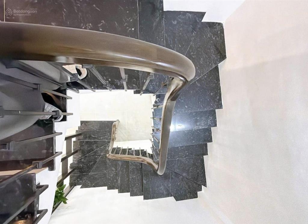 Giá rẻ bất ngờ! phố tôn đức thắng, ngõ thông, 2 thoáng, gần phố,35m ra oto tránh,nhà mới 45 m 5 t