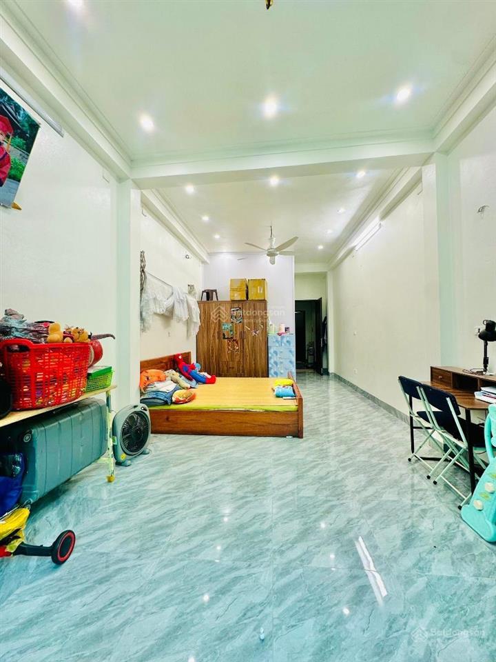 Đẹp quá nhà thái thịnh, ngõ to thông thoáng, trước nhà 2,5m, full nội thất, ở kết hợp cho thuê tốt