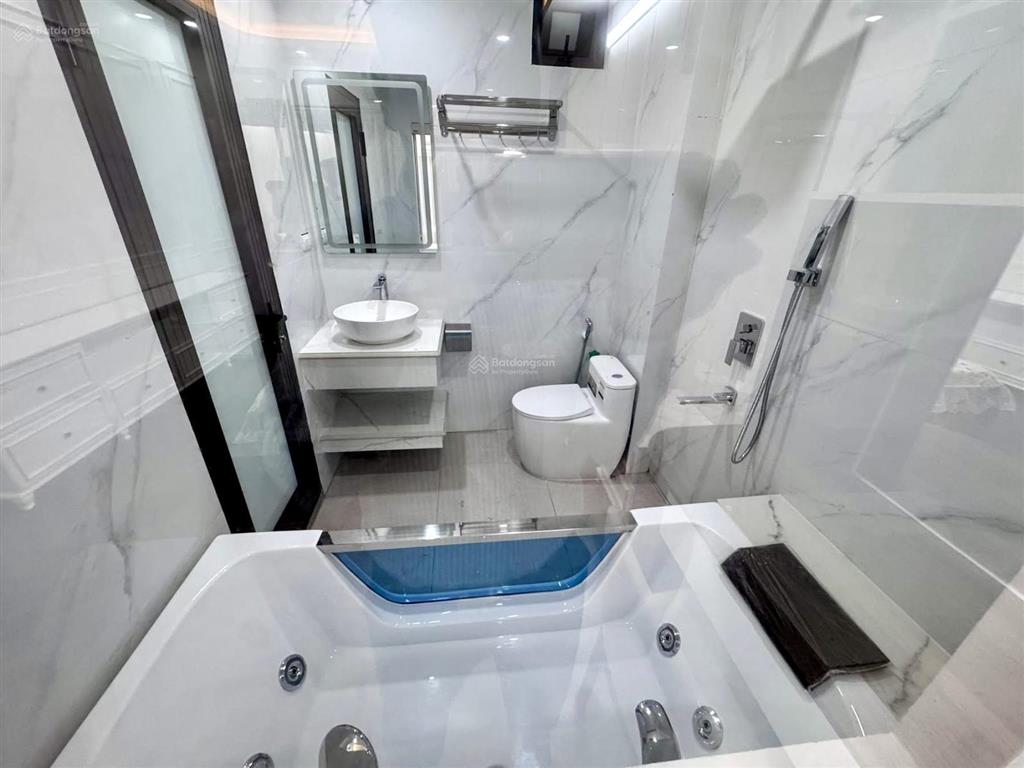 Cực rẻ! nhà pháo đài láng, ngõ thông, 4 chỗ đỗ cửa, kd, sổ vuông, không qh, có thang máy, 48m2*6t