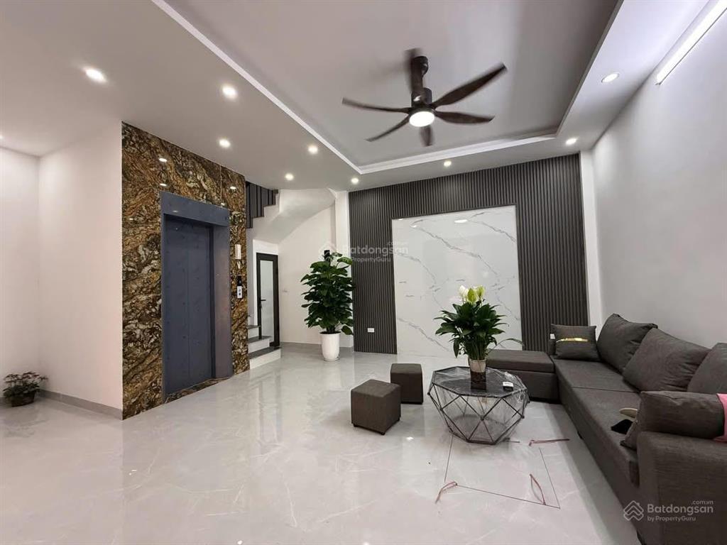 Nhà đẹp! hào nam,thang máy, ngõ nông, sát phố, ô tô đỗ gần,trước nhà thoáng,nhà xây mới đẹp 40m2*6t