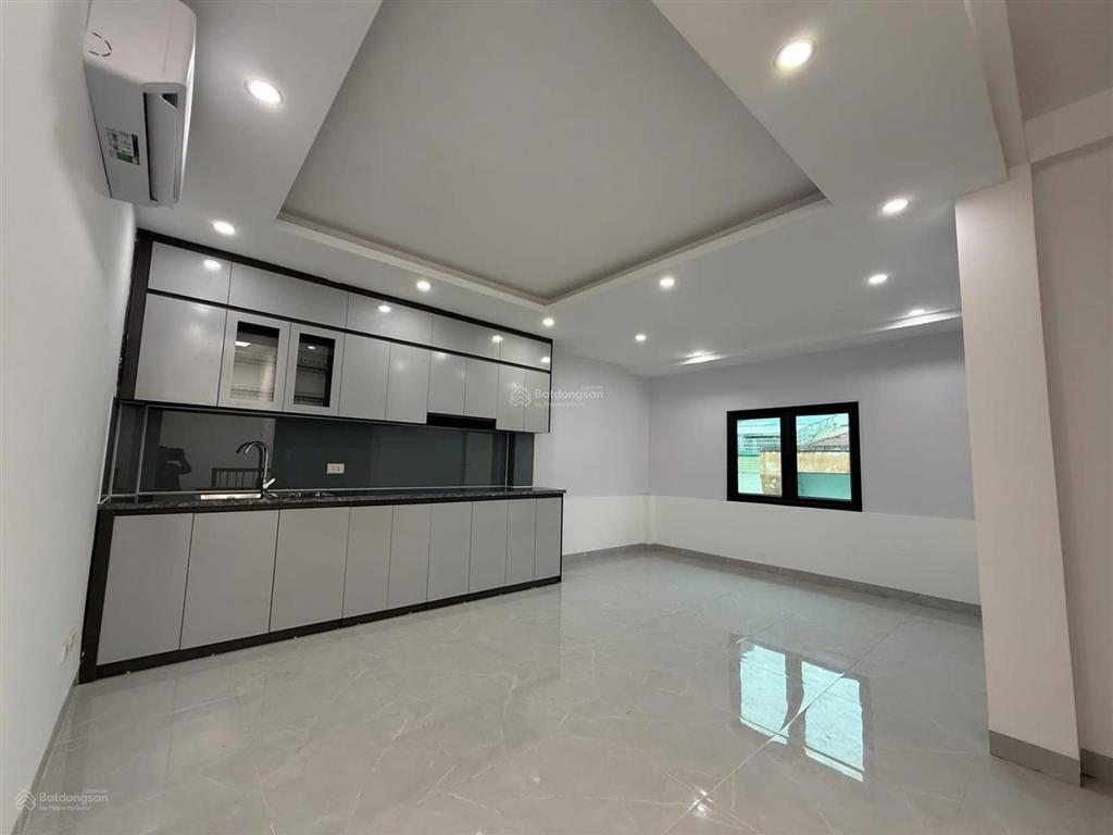 Nhà đẹp! hào nam,thang máy, ngõ nông, sát phố, ô tô đỗ gần,trước nhà thoáng,nhà xây mới đẹp 40m2*6t