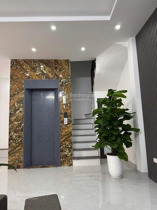 Nhà đẹp! hào nam,thang máy, ngõ nông, sát phố, ô tô đỗ gần,trước nhà thoáng,nhà xây mới đẹp 40m2*6t