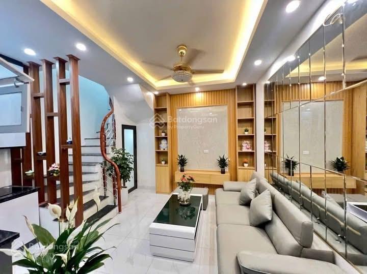 Siêu phẩm ! đặng tiến đông, ôtô đỗ cửa, 2 thoáng, sát phố, không qui hoạch,nhà đẹp ở ngay 38m2* 5t
