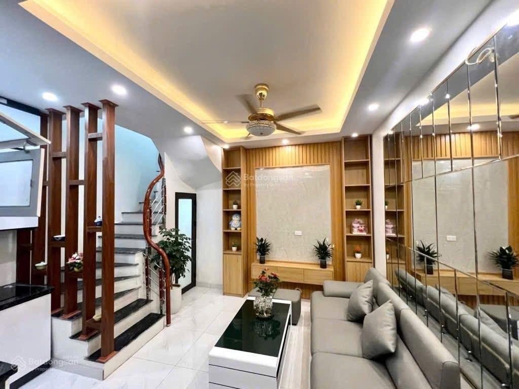 Siêu phẩm ! đặng tiến đông, ôtô đỗ cửa, 2 thoáng, sát phố, không qui hoạch,nhà đẹp ở ngay 38m2* 5t