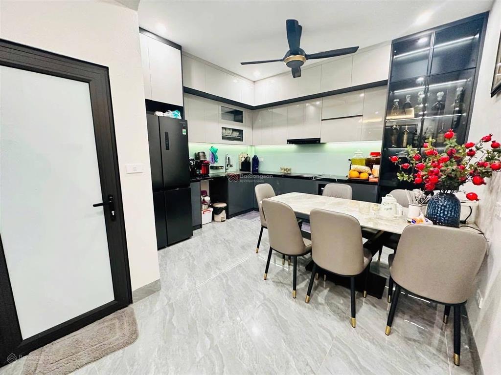 Cực rẻ! phố tôn đức thắng,ngõ thông nhiều ngã,mặt tiền rộng,cách ôt 15 m, nhà mới , ở sướng, 45m 5t