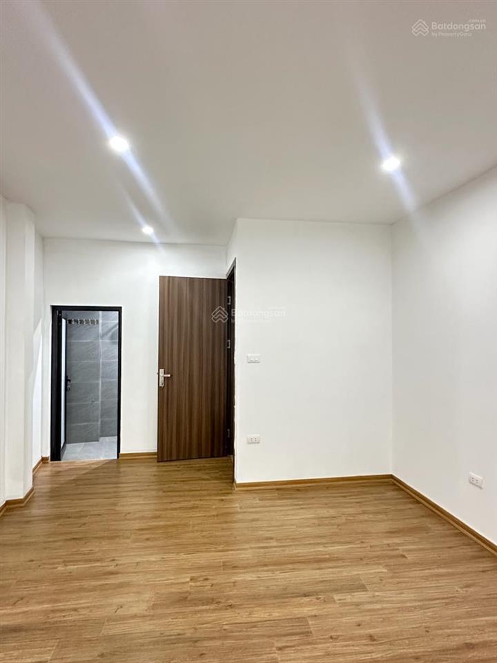 Bán nhà văn hương tôn đức thắng, hơn 30m ra phố, ngõ thông, full nội thất, 2 thoáng, căn góc 37m*5t
